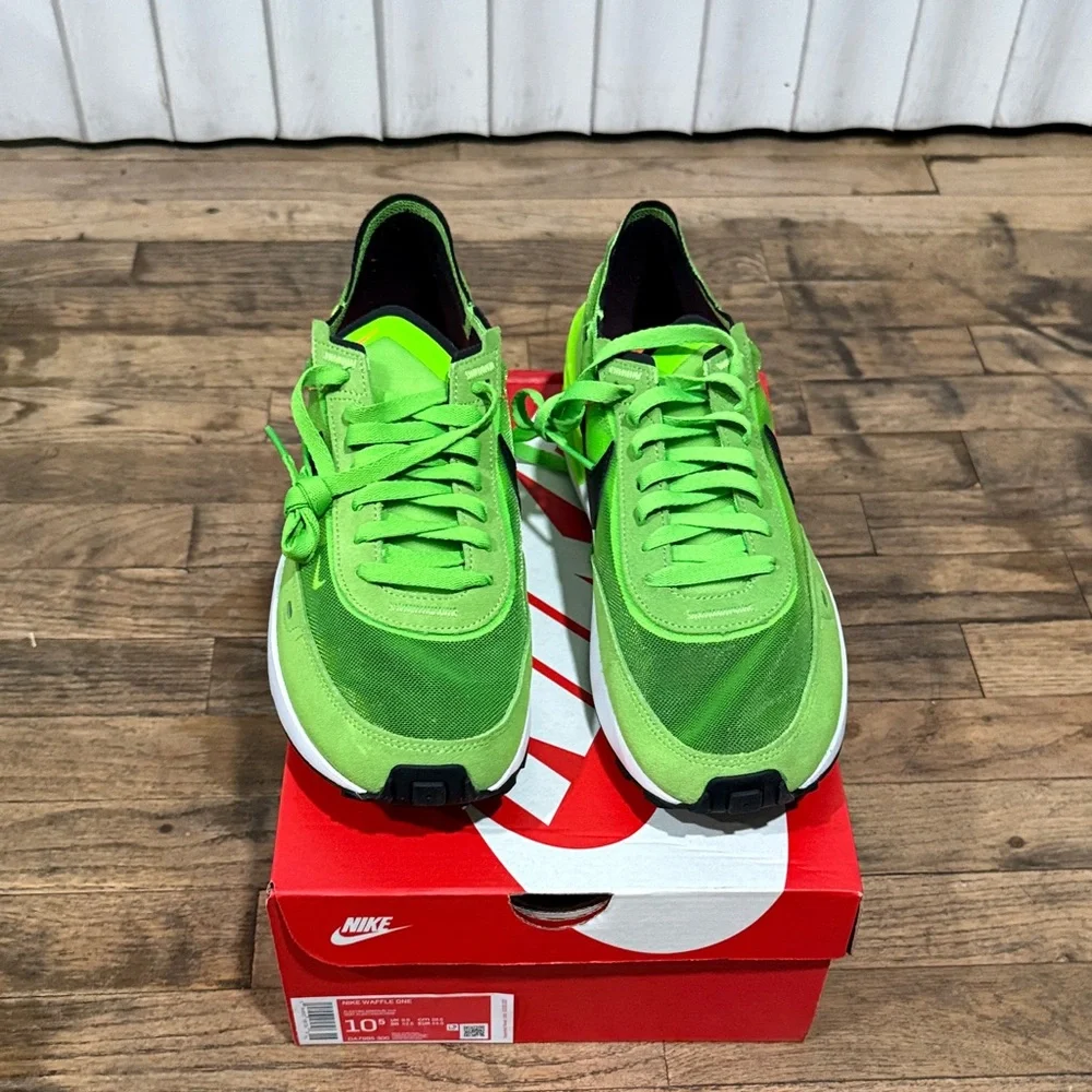 Nike Men's Lime Green Athletic Shoes - Picture 3 of 9